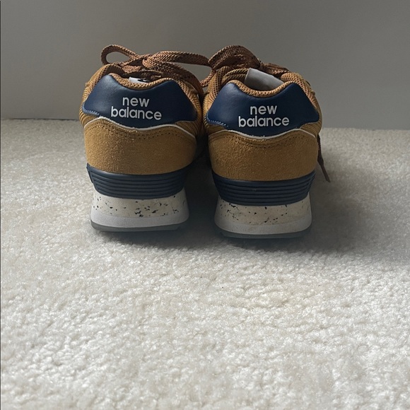 New Balance Unisex Brown and Blue Sneakers 8.5M - Picture 3 of 6